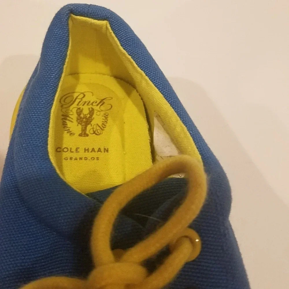 Cole Haan Pinch canvas  Boys moccasins  sz.4,5